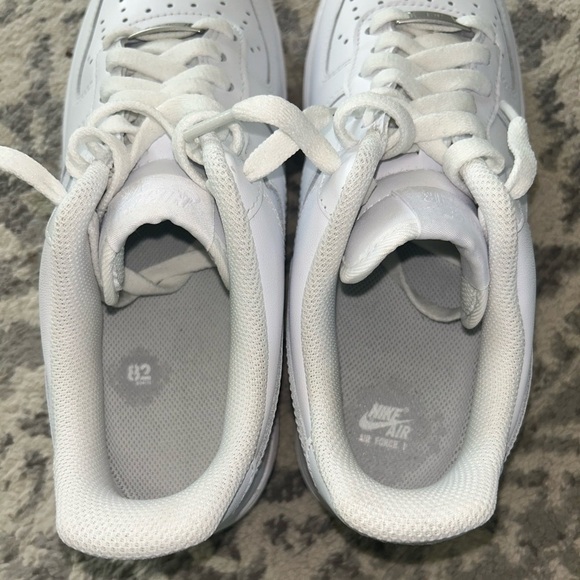 NWOT NIKE Air Force 1 '07 Sneakers- White W9.5/M8 - Picture 14 of 16